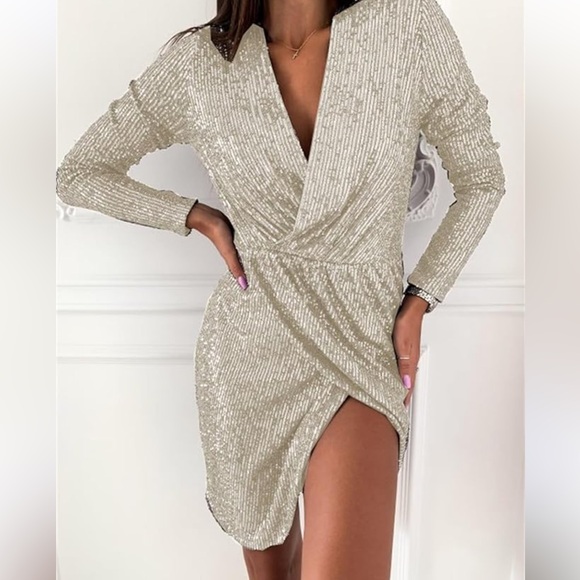 Dresses & Skirts - Sequin evening dress